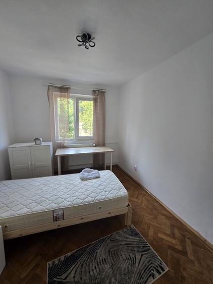 Apartament cu 3 camere decomandat în P-ța Doina