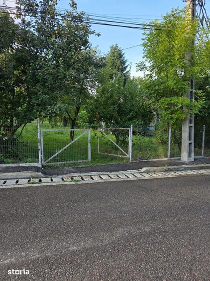 Teren de 2500 mp, în Central