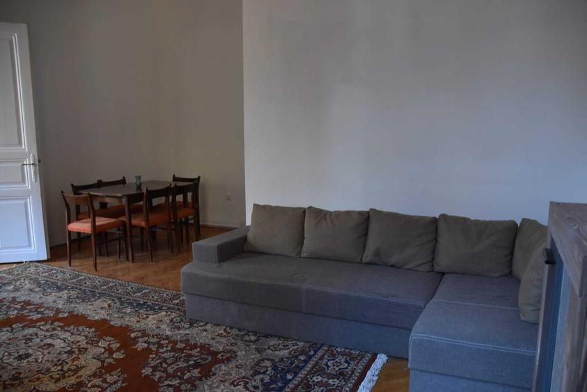 Apartament cu 2 camere semidecomandat în Medicină