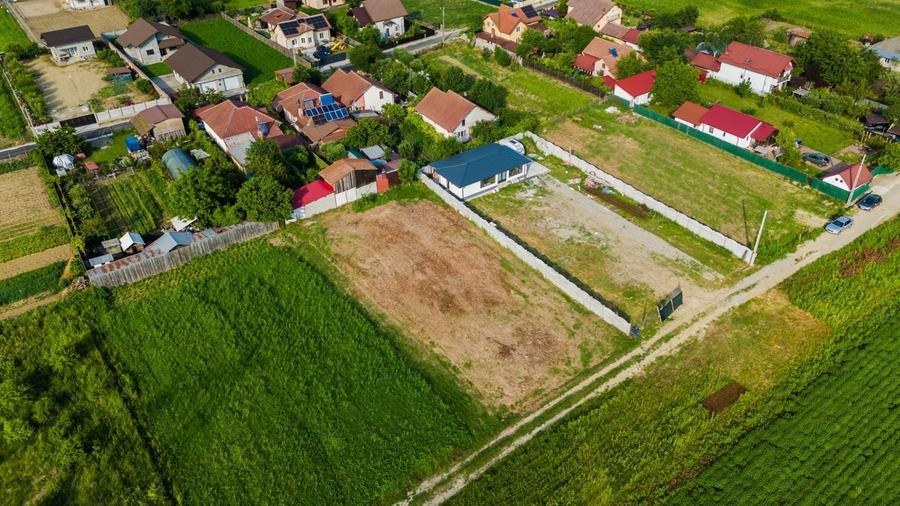 Teren de 1174 mp, în Racovița
