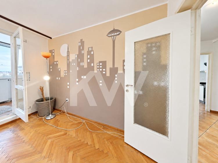 Apartament cu 3 camere circular, mobilat în Centrul Civic