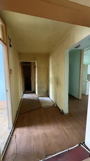 Apartament cu 4 camere decomandat în Sud