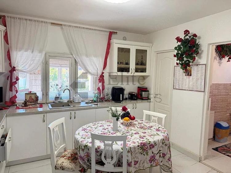 Casă cu 3 camere cu Teren 1813 Mp în Husasău de Tinca