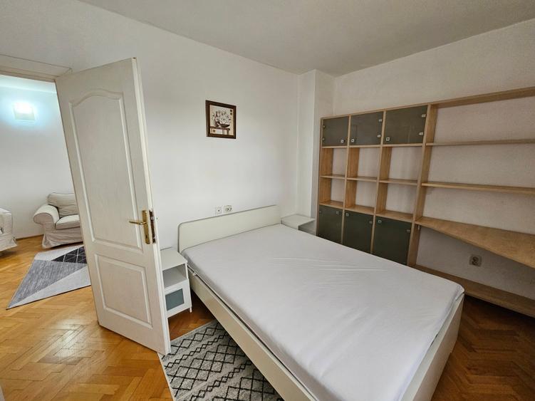 Apartament cu 3 camere semidecomandat în Națiunile Unite