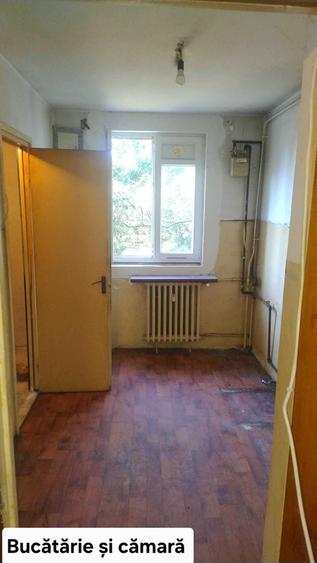 Apartament cu 3 camere semidecomandat în Drumul Taberei