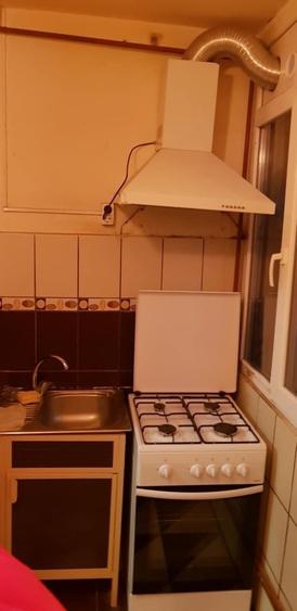 Apartament cu 2 camere semidecomandat în Craiovița Nouă