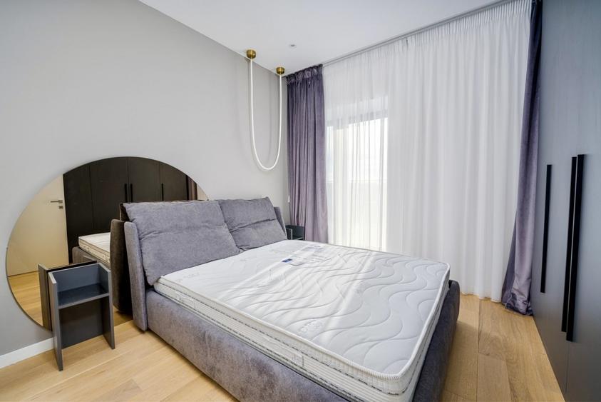 Apartament cu 3 camere decomandat, mobilat în Barbu Văcărescu