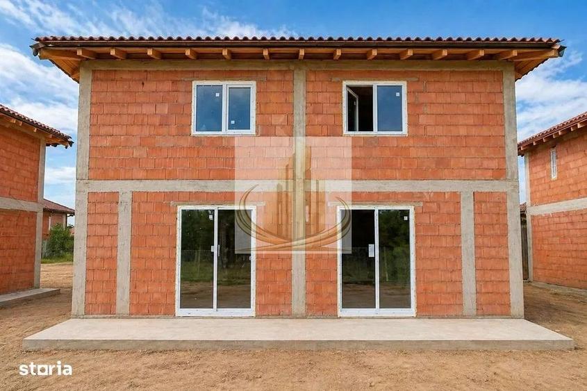 Duplex cu 3 camere cu Canalizare în Remetea Mare
