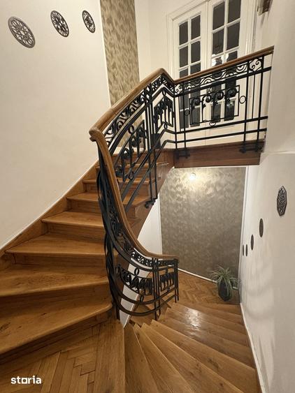 Apartament cu 4 camere în Centrul Istoric