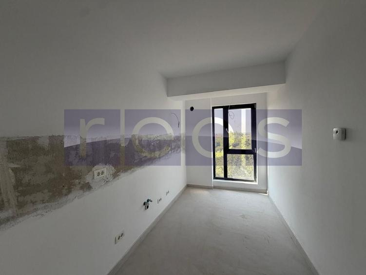 Apartament cu 4 camere, mobilat în Central