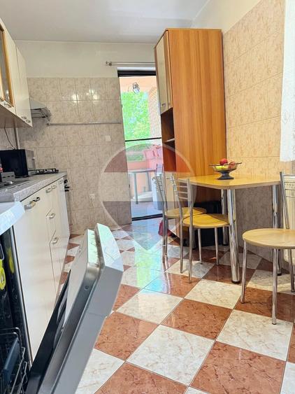Apartament cu 4 camere decomandat în Fundeni
