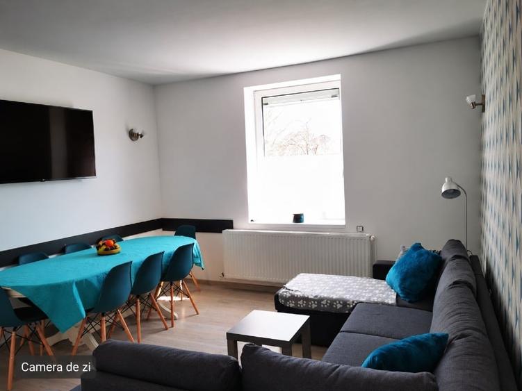 Apartament cu 4 camere semidecomandat, mobilat în Central