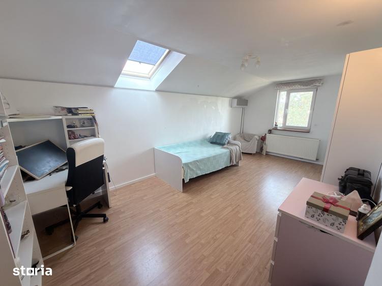 Casă cu 6 camere cu Teren 1156 Mp în Cornetu