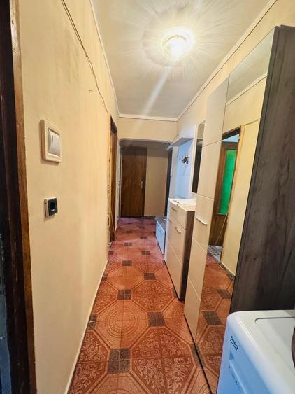 Apartament cu 3 camere semidecomandat în Calea Aradului
