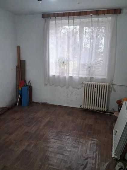 Apartament cu 2 camere semidecomandat în Traian