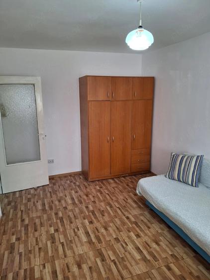 Garsonieră decomandată în Micălaca