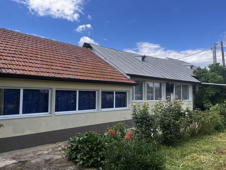 Casă cu 4 camere în Ciorani