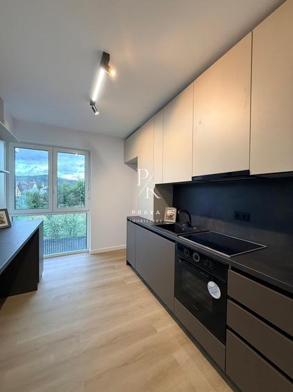 Apartament cu 3 camere decomandat, mobilat în Florești