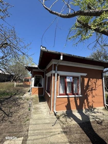 Casă cu 4 camere cu Teren 1370 Mp în Slobozia