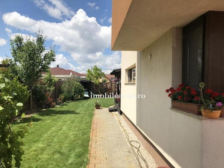 Casă individuală cu 5 camere cu Teren 674 Mp în Vladimirescu