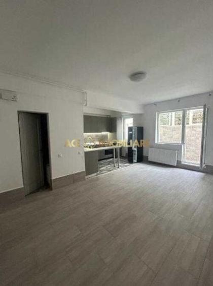 Apartament cu 2 camere semidecomandat, mobilat în Rahova