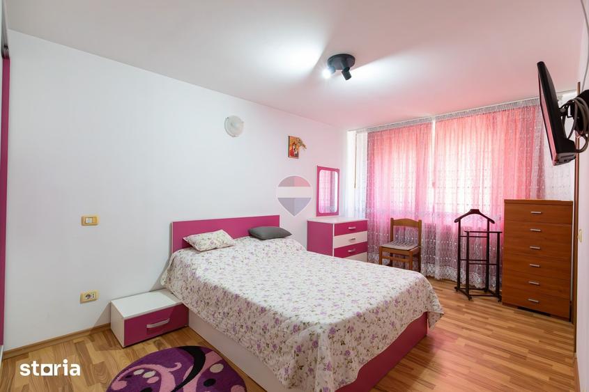Casă cu 6 camere cu Teren 998 Mp în Hemeiuș
