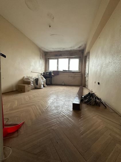 Apartament cu 3 camere decomandat în Călărași
