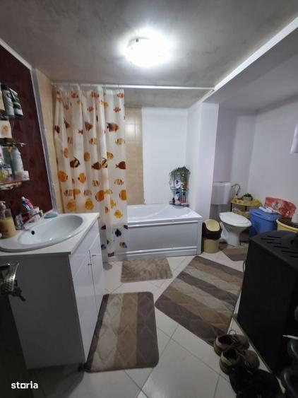 Casă cu 4 camere în Buzaului