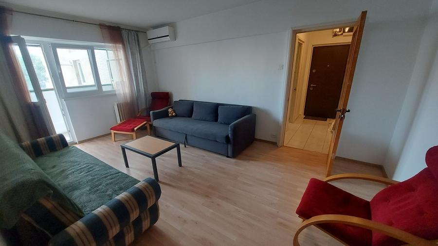 Apartament cu 3 camere semidecomandat în Lujerului