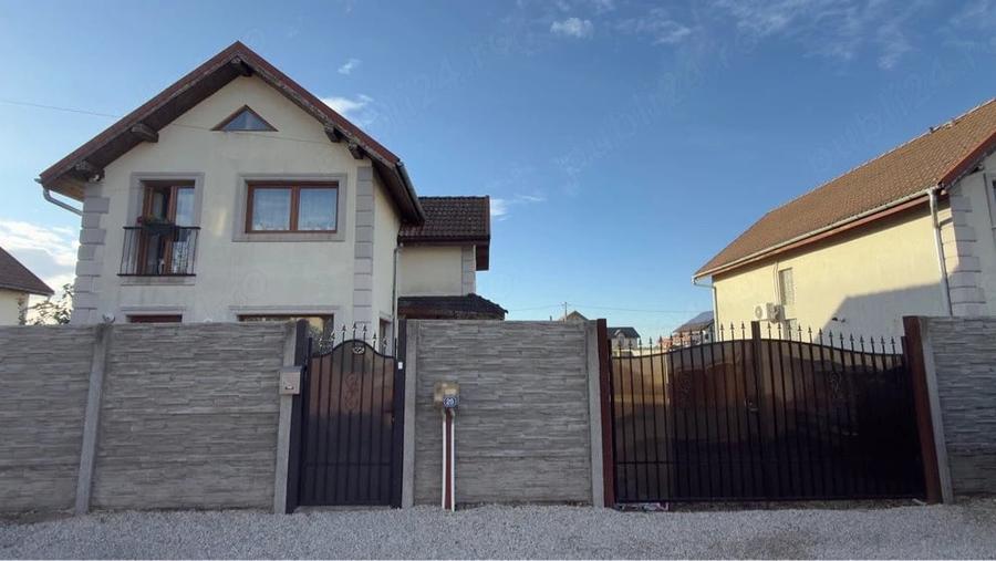 Casă cu Teren 450 Mp în Central