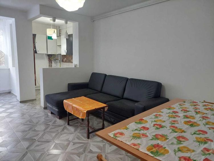 Garsonieră semidecomandată în Drumul Carului