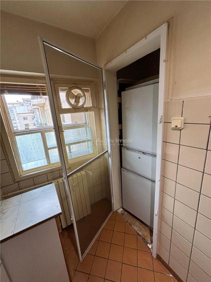 Apartament cu 3 camere decomandat în Decebal