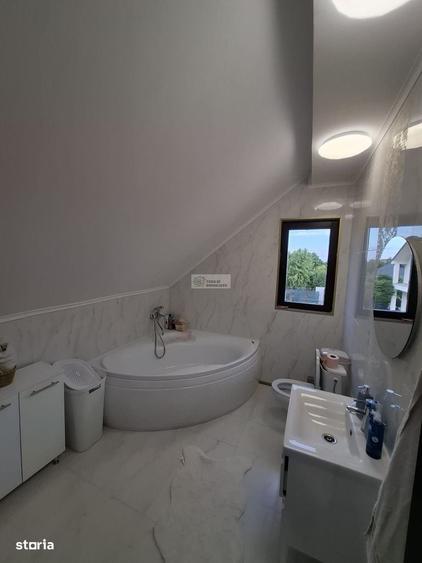 Casă cu 4 camere cu Teren 500 Mp în Milcovul