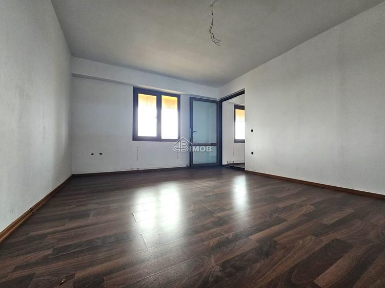 Spațiu comercial, de 380 mp, în Gheboieni