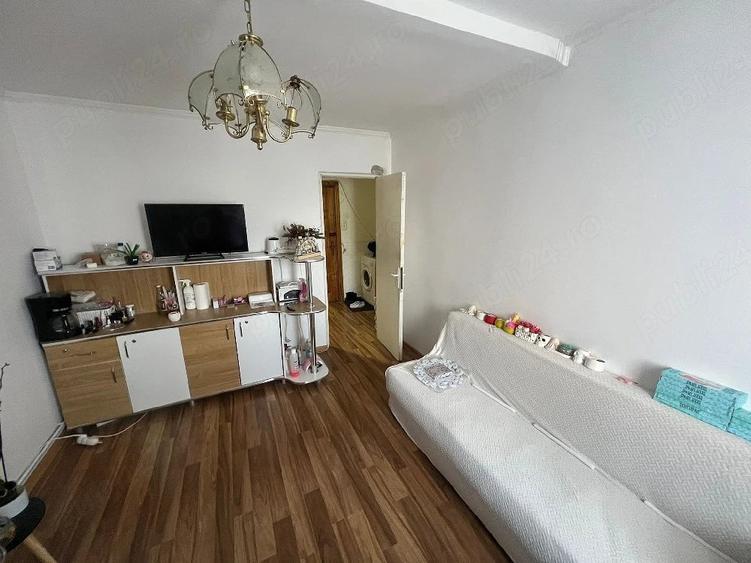 Apartament cu 2 camere decomandat în Războieni