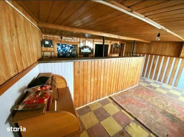 Casă cu 5 camere cu Teren 211 Mp în Tătărași