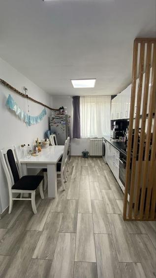 Apartament cu 2 camere decomandat, mobilat în Calea București
