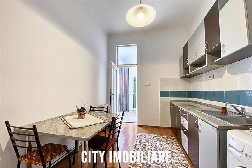 Apartament cu 2 camere semidecomandat, mobilat în Mărăști