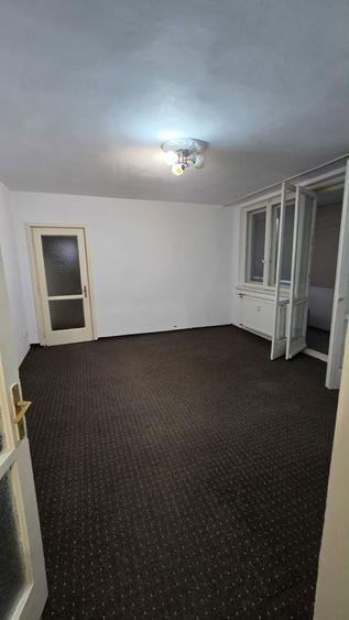 Apartament cu 2 camere semidecomandat în Gara de Nord