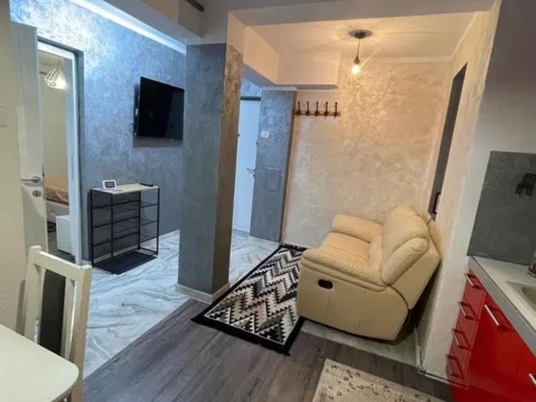 Apartament cu 2 camere semidecomandat în Ostra