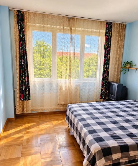 Apartament cu 3 camere semidecomandat în Ultracentral