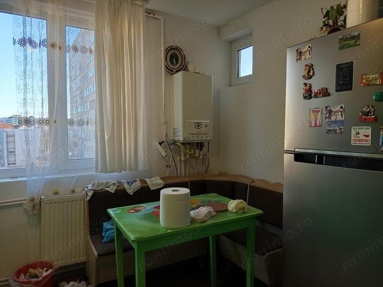 Apartament cu 4 camere decomandat în Progresul