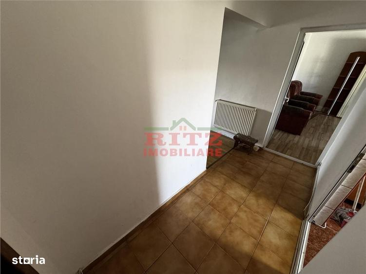 Apartament cu 3 camere decomandat în Tineretului