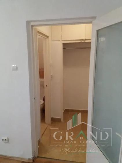 Spațiu comercial, de 24 mp, în P-ța Mihai Viteazul