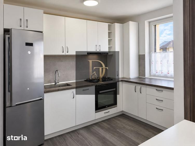 Apartament cu 3 camere decomandat în Tractorul