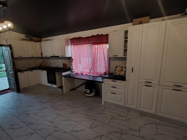 Casă individuală cu 5 camere cu Canalizare în Smârdan