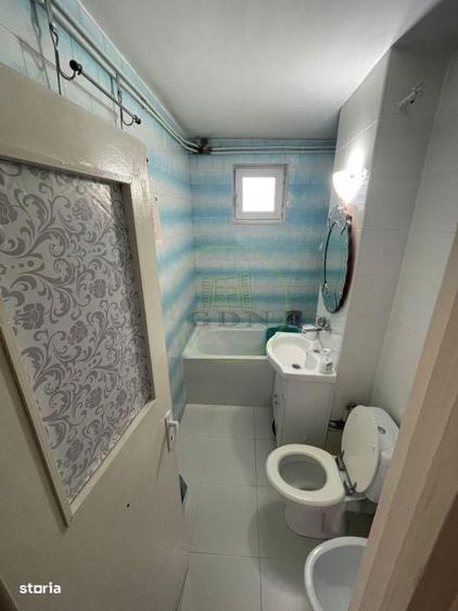 Apartament cu 4 camere, mobilat în Central