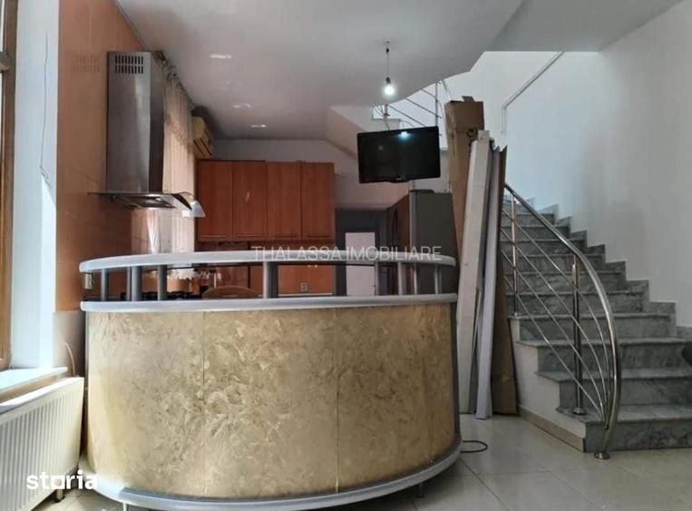 Apartament cu 5 camere în Craiovița Nouă