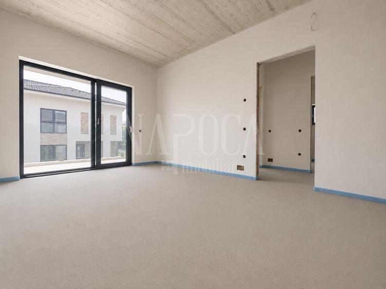 Duplex cu 4 camere cu Canalizare în Borhanci