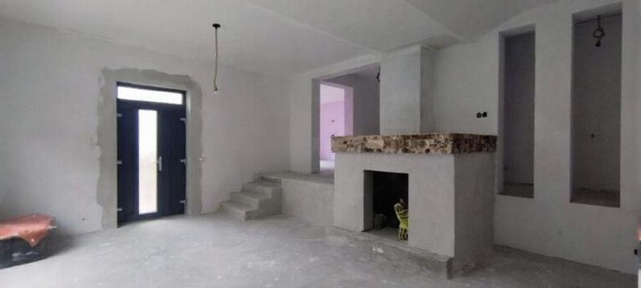 Casă cu 3 camere în Central